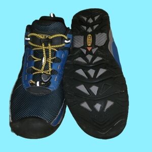 KEEN TARGHEE SPORT YOUTH SIZE 5